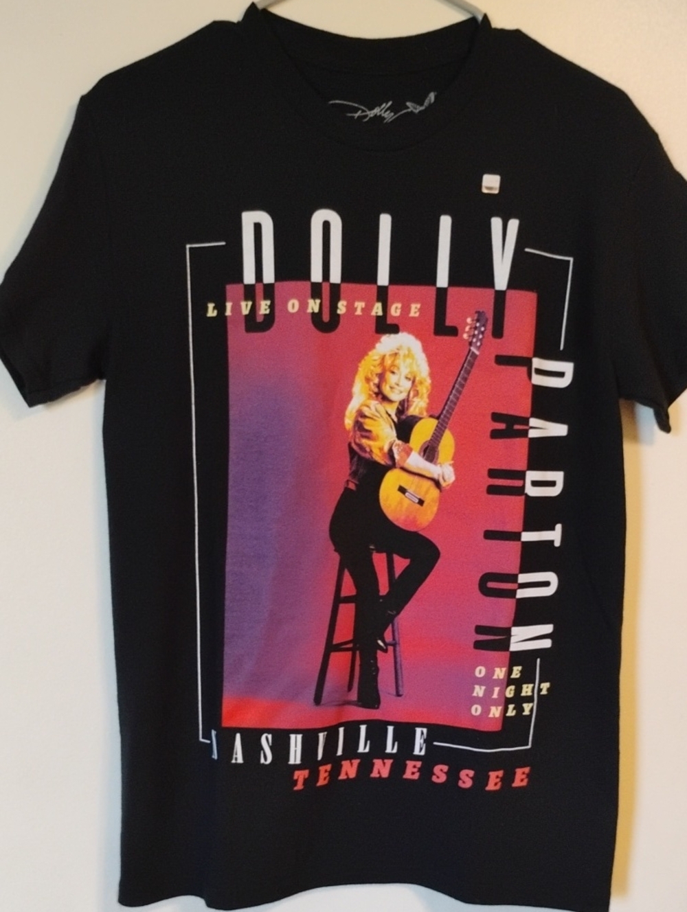 🌸 Official Licensed Dolly Parton Tee – Size Small